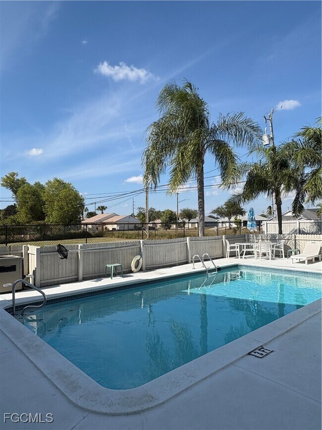 Building Photo - 1005 SW 48th Terrace