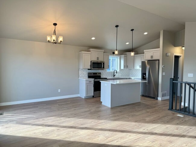 Building Photo - Horace ND - Available Now