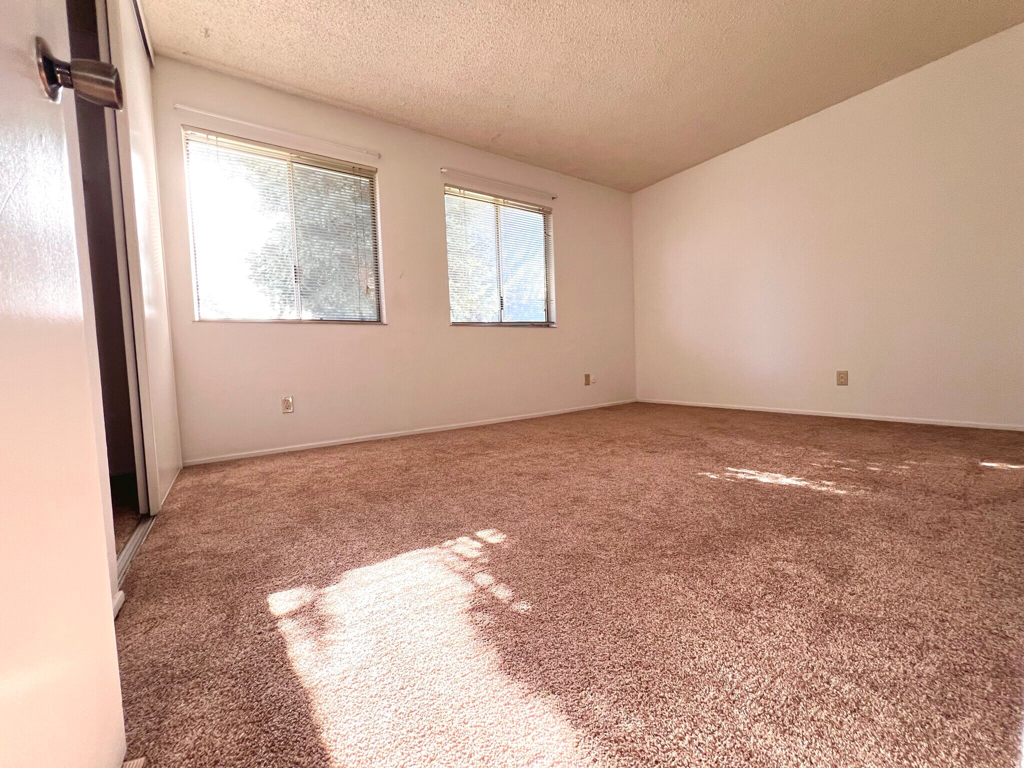 Second bedroom - 38612 Royal Ann Cmn