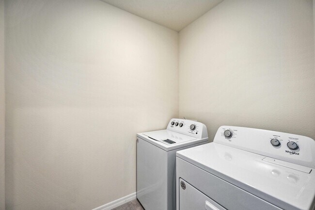 Building Photo - 17308 Reserva Dr