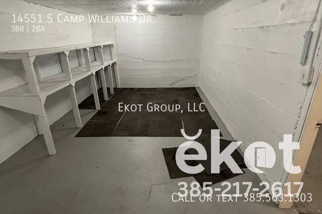 Building Photo - 14551 S Camp Williams Rd