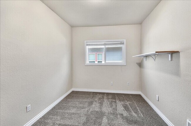 Building Photo - 1511 McDougall Ave