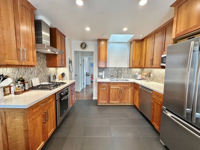 Building Photo - Lovely 3bd/2bth Home in The Sunset