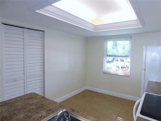 Building Photo - 105 Windward Pl