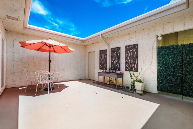 Building Photo - 38941 Kilimanjaro Dr