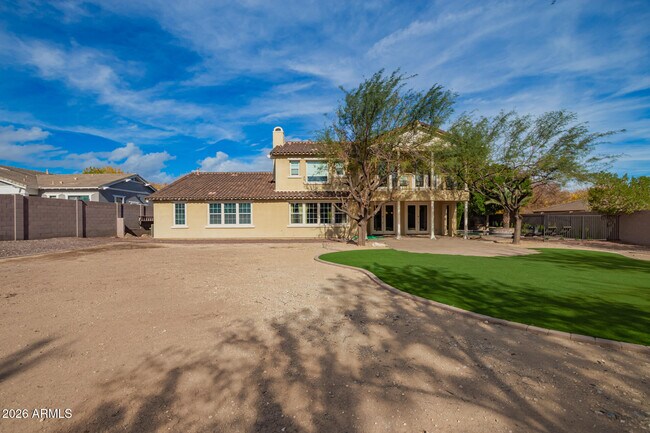 Building Photo - 20927 W Main St