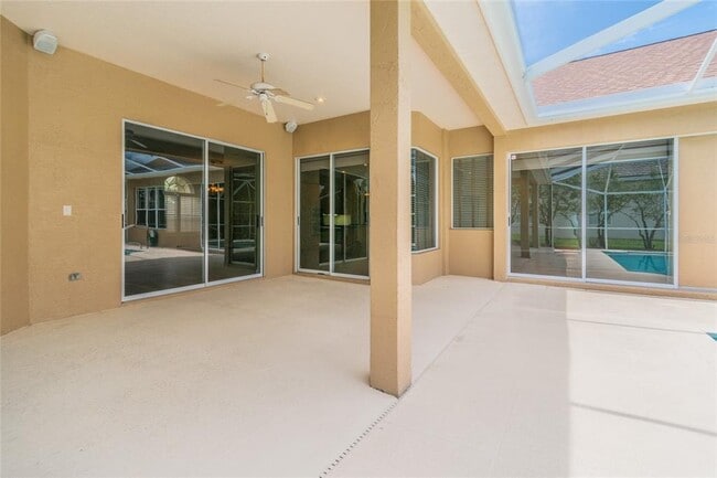 Building Photo - 10559 Greencrest Dr