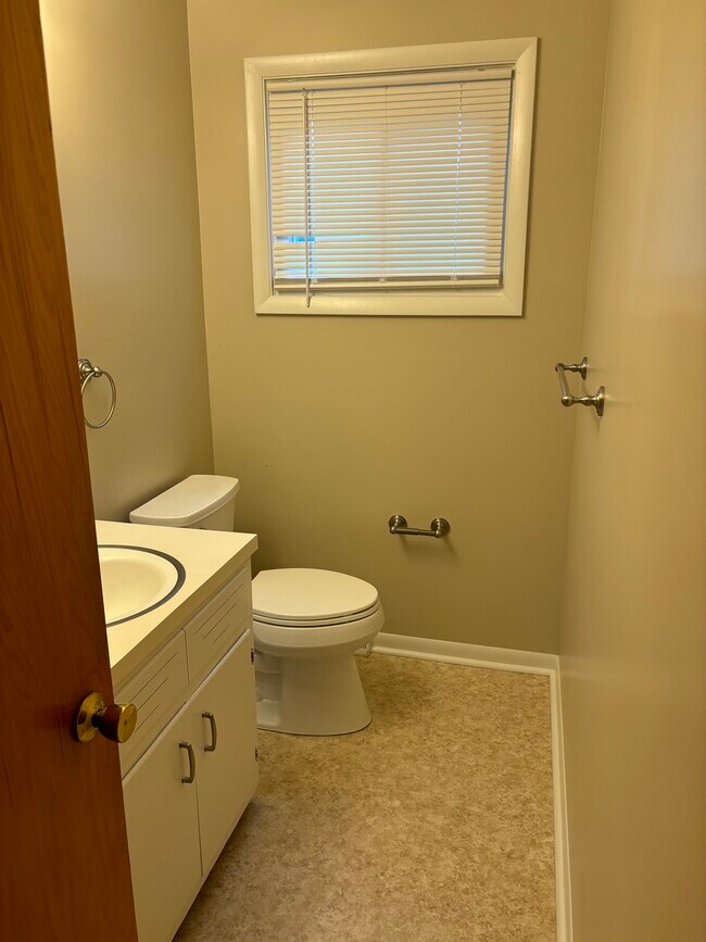 Building Photo - 3511 Becky Cir NW