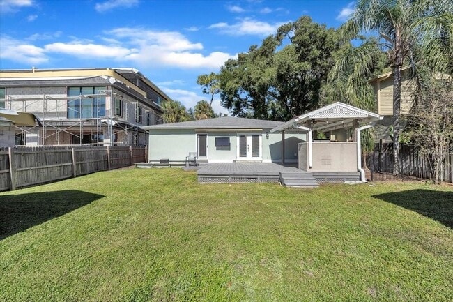 Building Photo - 314 W Frances Ave