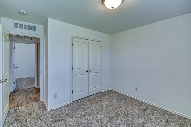 Building Photo - 15712 Bennett Dr