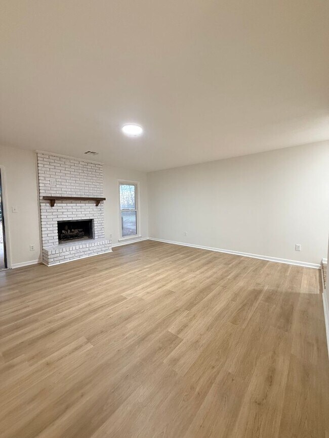 Building Photo - FOR RENT – Newly Remodeled 4 Bedroom / 2 Bath Home