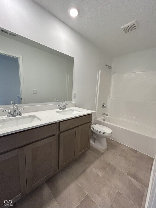 Building Photo - 7545 Fallsworth Dr