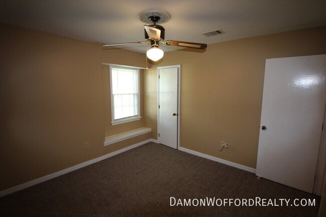 Building Photo - 308 Longmeadow Ct N