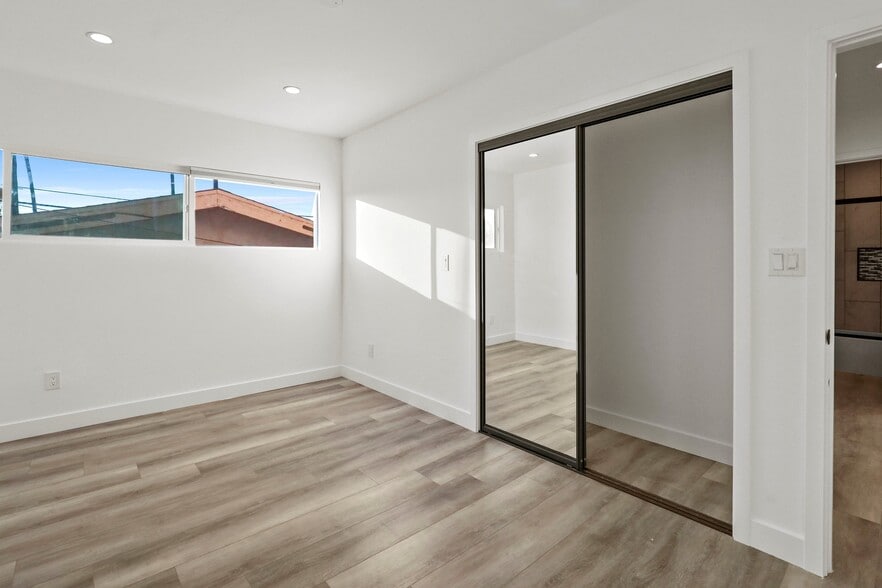 Building Photo - 2561 W Ave 30