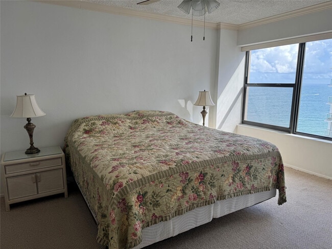 Building Photo - 3800 Galt Ocean Dr