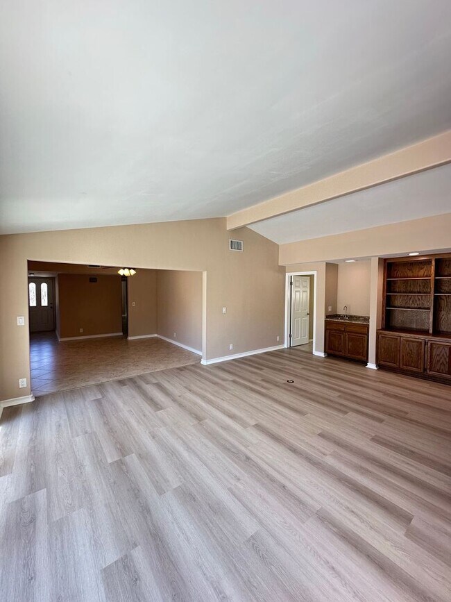 Building Photo - 11352 Weatherby Rd