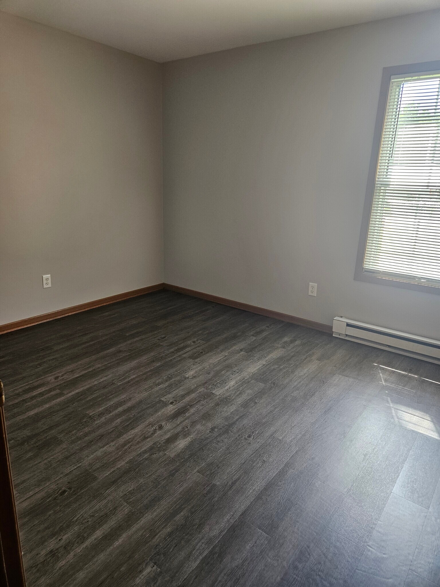 Building Photo - 2035 Sylvan Way
