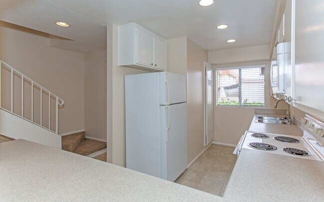 Building Photo - Great 2 BD Home in the Lake Park Terrace C...