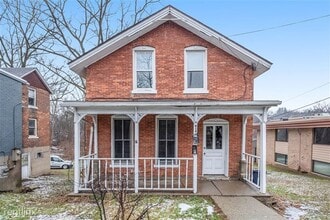 Building Photo - 615 N Main St