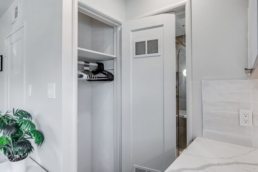 Building Photo - 945 Maryann Dr