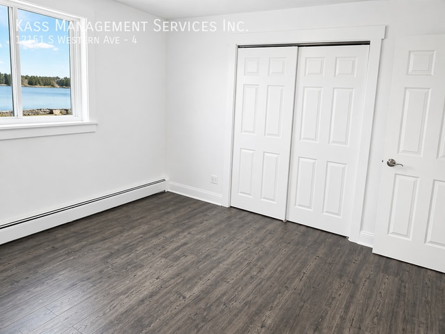 Building Photo - 12151 S Western Ave