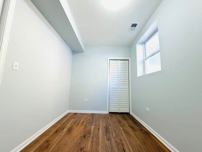 Building Photo - 2344 W Cortez St