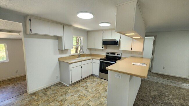 Building Photo - Lovely cottage home located minutes from Yuba devide