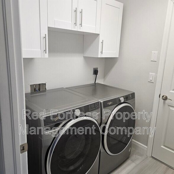 Building Photo - 15570 Beach Pebble Way