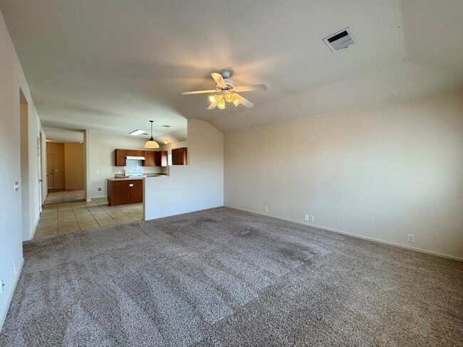 Building Photo - 172 Spruce Dr