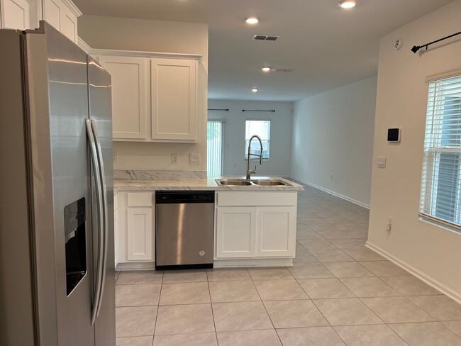 Building Photo - Move In Ready Rental