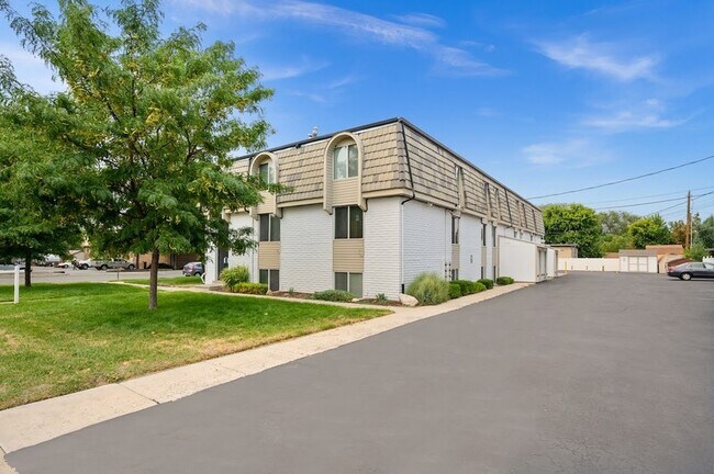 Building Photo - 205 E 4600 S