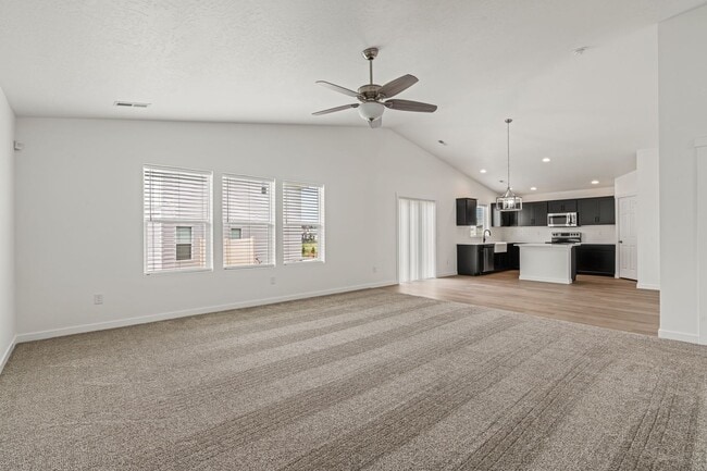 Building Photo - Beautiful Single Level 4bd/2ba Home Locate...