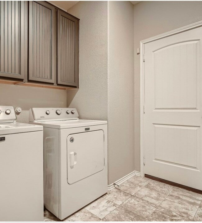 Building Photo - 19219 Zachary Taylor St