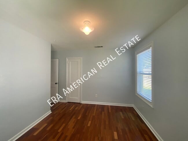 Building Photo - 9 Okahatchee Cir SE