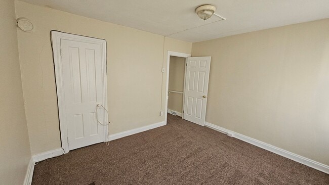 Building Photo - JUST REDUCED!  Ask About Move In Incentives!  3 Bedroom Duplex in Quiet Location