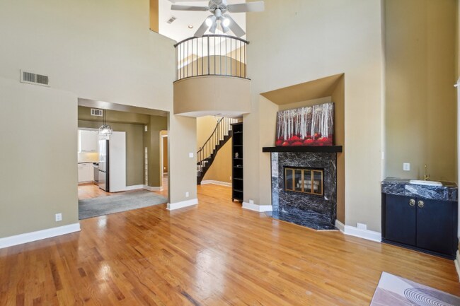 Building Photo - 4040 Avondale Ave