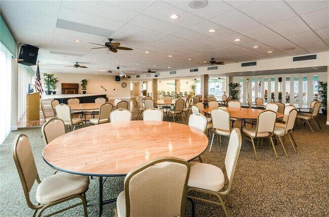 Building Photo - 7560 Bay Island Dr S