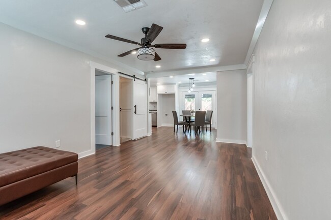 Building Photo - Luxury remodel in NW Oklahoma City
