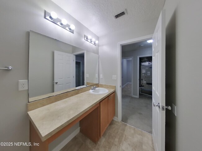 Building Photo - 11982 Alexandra Dr