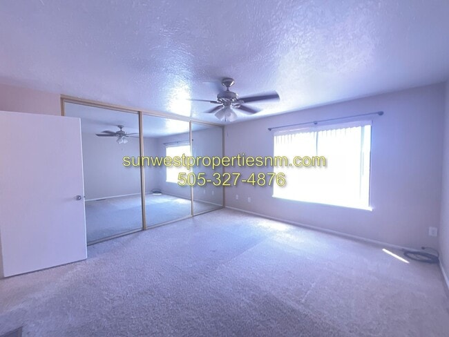Building Photo - 3 bedroom, 2.5 Bath Condo for Rent