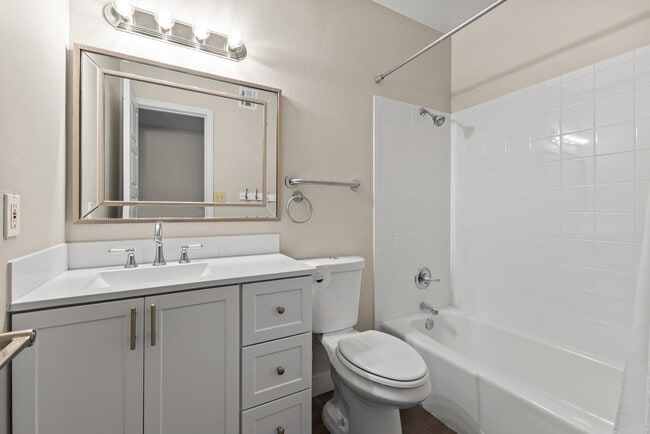 Building Photo - 1135 E Palmcroft Dr