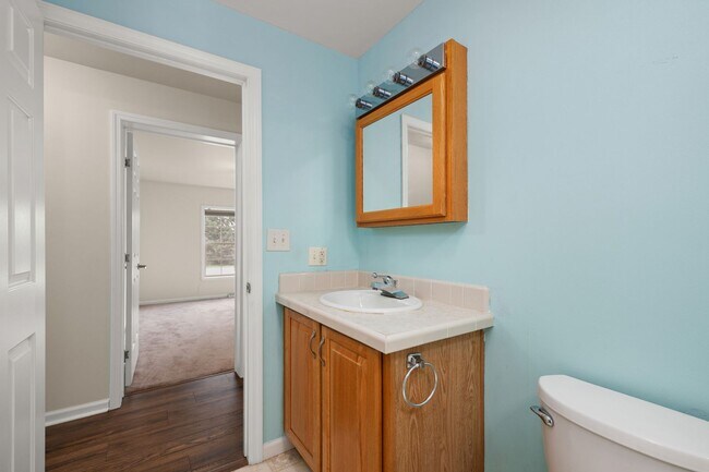 Building Photo - 27723 Crozet Dr