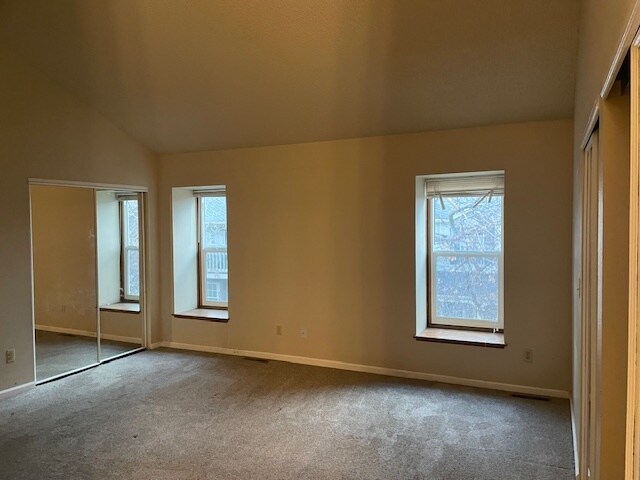 Building Photo - 7570 S Cove Cir