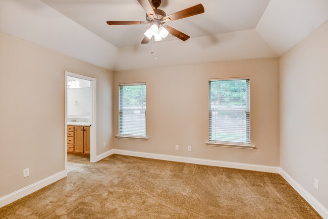 Building Photo - 169 Stonebriar Dr