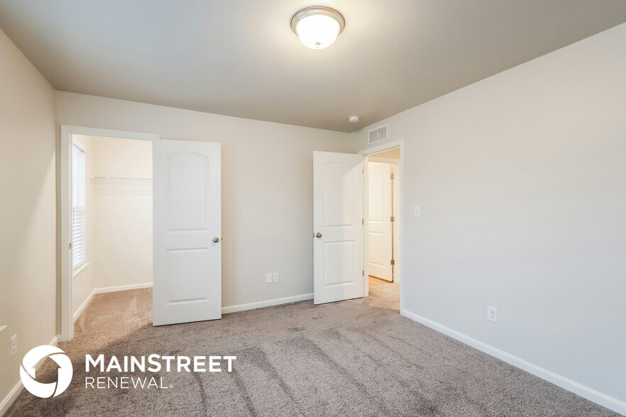 Building Photo - 11900 Parkside Vista Ln