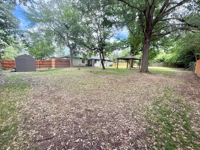 Building Photo - 3021 McDonald Rd
