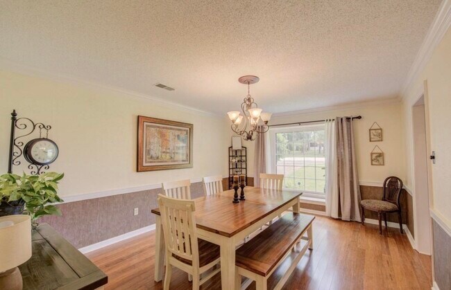 Building Photo - 8327 Poplar Pike