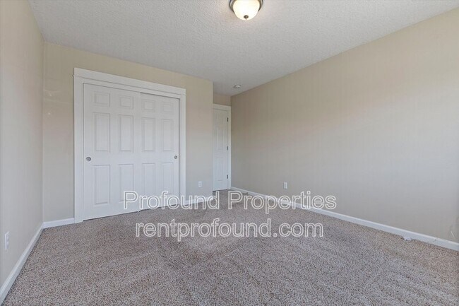 Building Photo - 20176 SW Bernice Ln