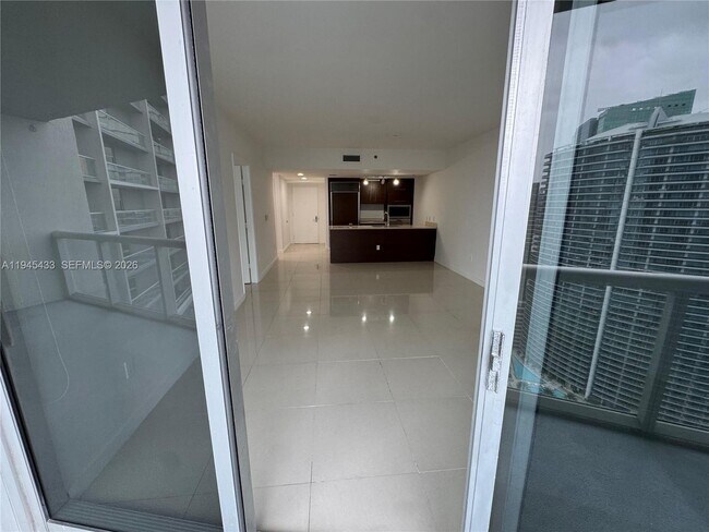 Building Photo - 475 Brickell Ave