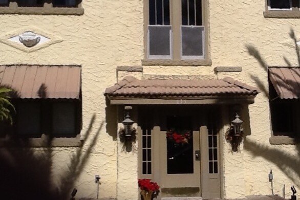 Primary Photo - 613 E Ridgewood St